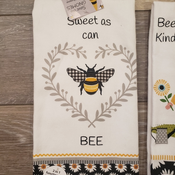 Gnome/ bee /Daisy kitchen towel set - Picture 3 of 5